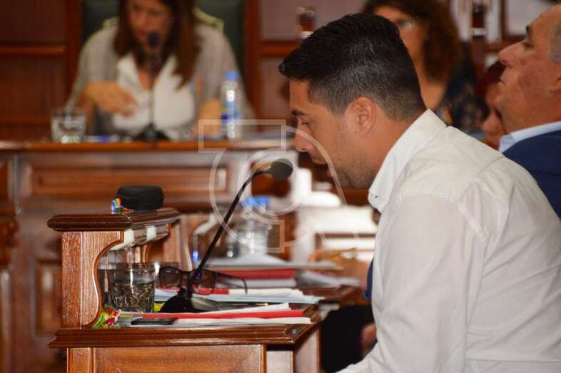 Alejandro Ramos, líder del PSOE teldense, en el Pleno del pasado viernes (Foto TA)